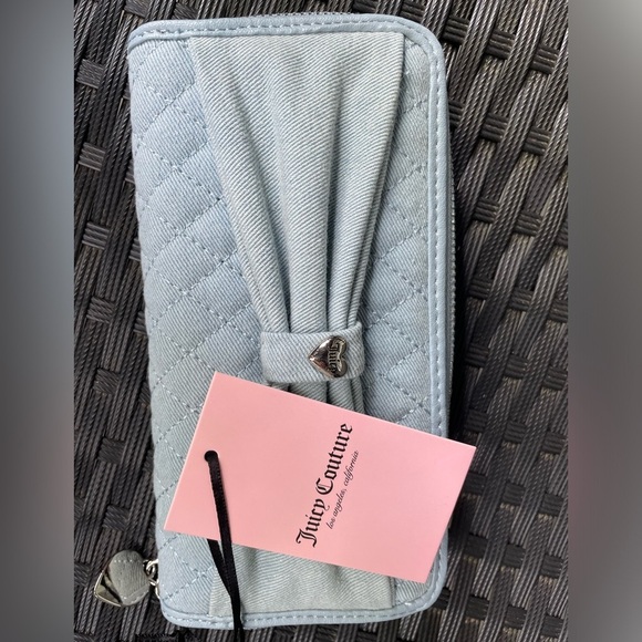 Juicy Couture Wallet,Sky Blue Quilted Wallet with Heart Charm,women’s Wallet. - Picture 7 of 16